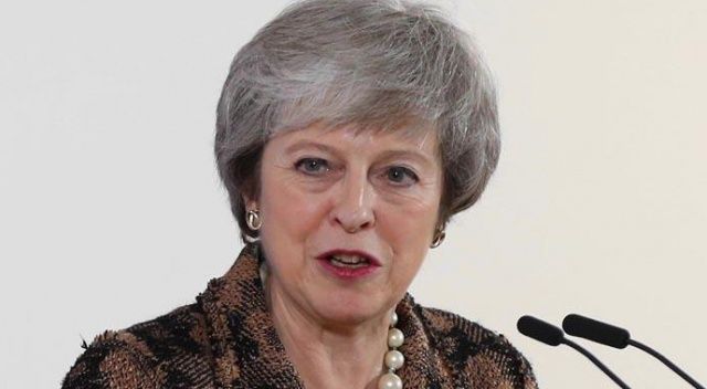 Theresa May, Brexit oylaması için parlamentodan zaman istedi