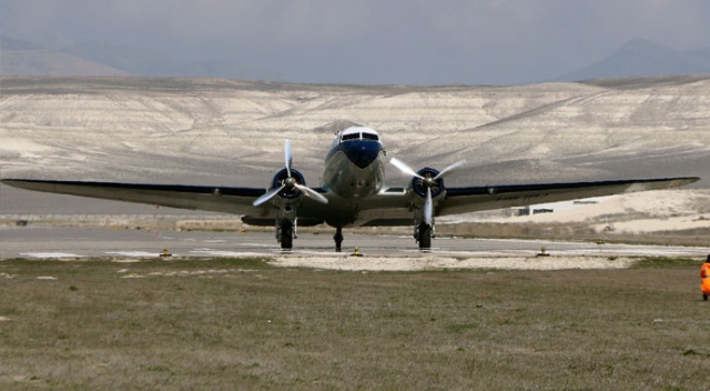 79 yıllık uçak, müze için 3 bin 200 kilometre uçuş yaptı