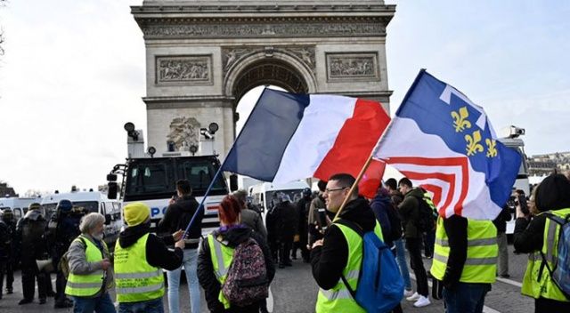 Fransa&#039;da sarı yeleklilerin gösterileri 4&#039;üncü ayını doldurdu