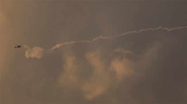 İsrail jetleri Gazze&#039;de Hamas hedeflerini vuruyor