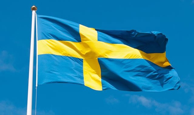 İsveç&#039;te cami yapılmasını öneren politikacı istifa etti