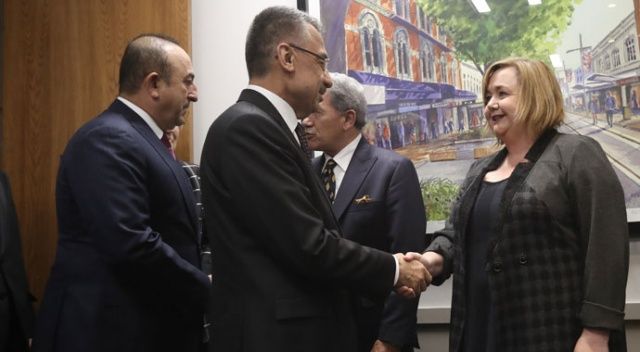 Oktay ve Çavuşoğlu, Yeni Zelanda Başbakan Yardımcısı ve Dışişleri Bakanı Peters ile görüştü