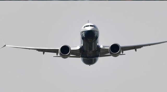 Rusya&#039;da Boeing yolcu uçağı acil iniş yaptı