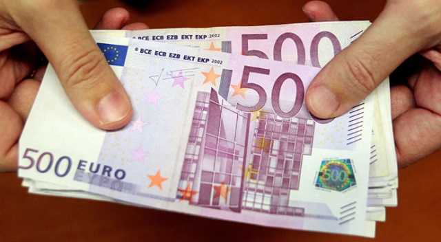 500 euroluk banknotlar Cuma günü tedavülden kaldırılıyor