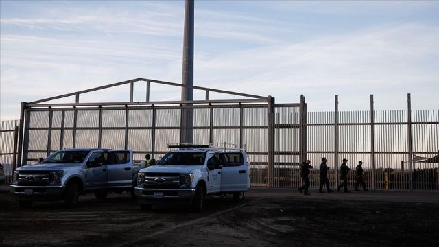 Pentagon Meksika sınırına takviye asker gönderiyor