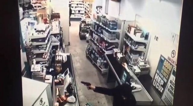 Silahlı soygun girişimini market çalışanları engelledi