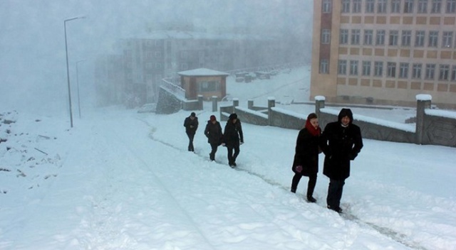 Yozgat&#039;ta kar yağışı yüksek kesimleri beyaza bürüdü
