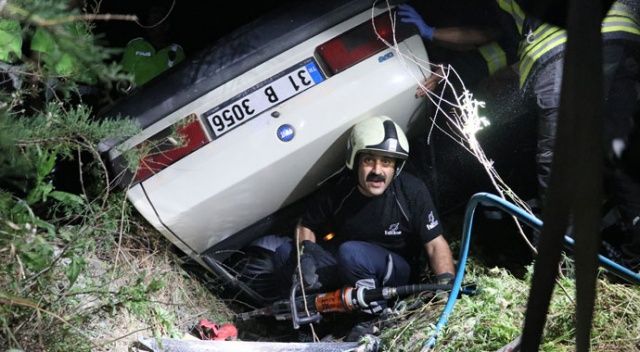 Adana&#039;da otomobil şarampole yuvarlandı: 2 ölü