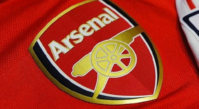 Arsenal, 7 futbolcusuyla yollarını ayırdı