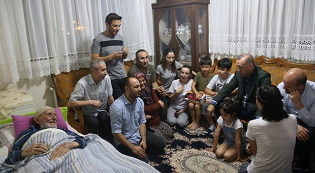 Cumhurbaşkanı Erdoğan&#039;dan Emekçi ve Soyutürk ailelerine ziyaret