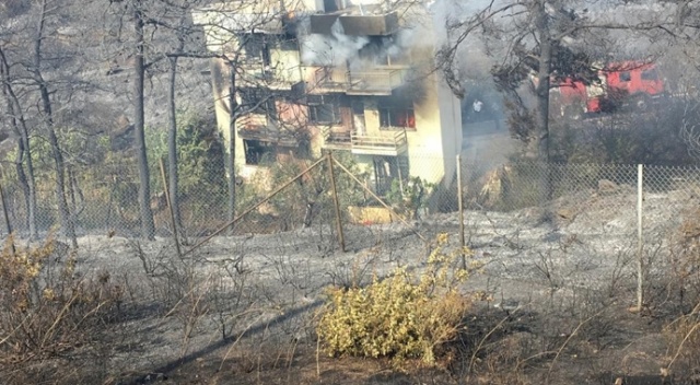 İzmir’deki korkutan yangın kontrol altında