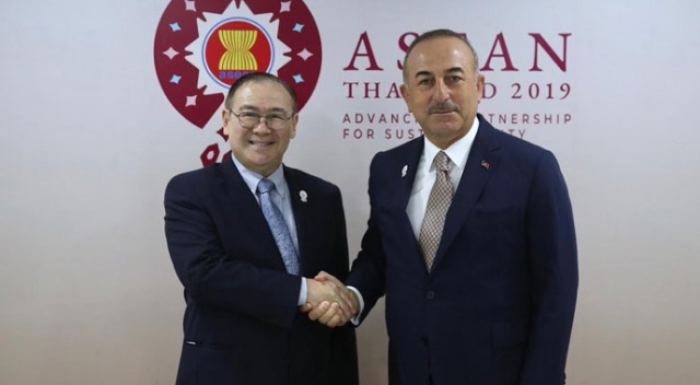 Dışişleri Bakanı Çavuşoğlu Filipinli mevkidaşı ile görüştü