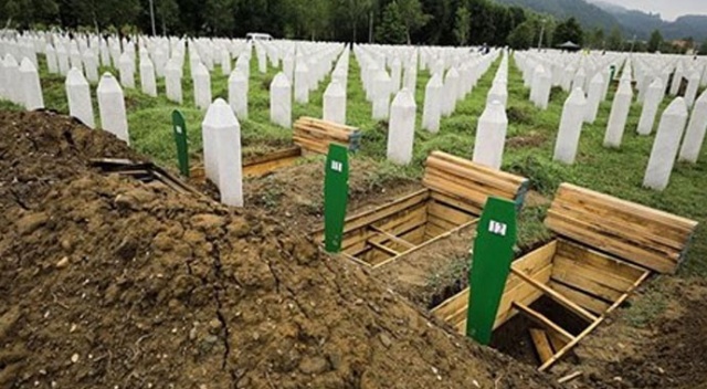 Hollanda Yüksek Mahkemesi ülkesini Srebrenitsa katliamından kısmen sorumlu buldu