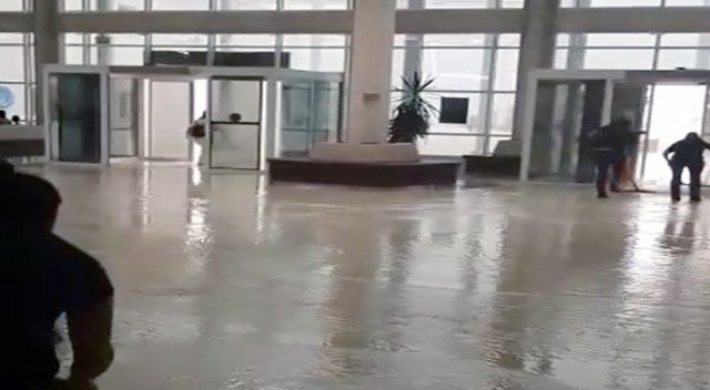 Muğla’da yağmur yağdı, hastane su altında kaldı