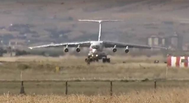 S-400 teslimatında ikinci gün... Rus uçağı Ankara&#039;ya indi