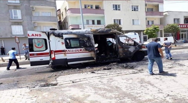 Silopi&#039;de seyir halindeki ambulans alev aldı