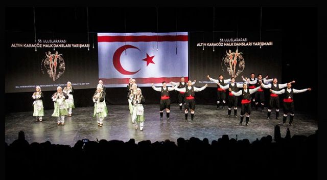 Uluslararası Altın Karagöz Halk Dansları Yarışması&#039;nda renkli görüntüler