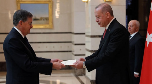 ABD Büyükelçisi Beştepe&#039;de! Cumhurbaşkanı Erdoğan&#039;a güven mektubunu sundu