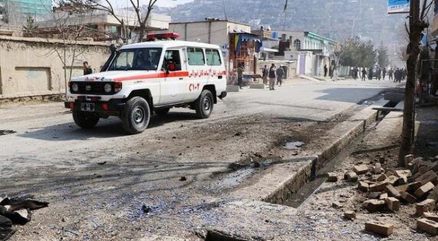 Afganistan&#039;da yol kenarına yerleştirilen bomba patladı: 5 ölü 3 yaralı