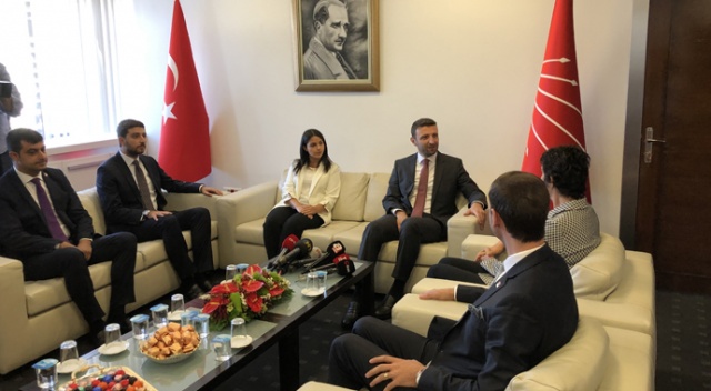 AK Parti heyeti, CHP Genel Merkezi’ne bayram ziyaretinde bulundu