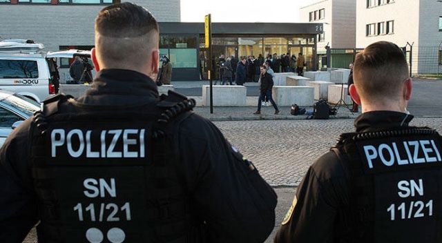Berlin&#039;de iki Türk kadına ırkçı saldırı