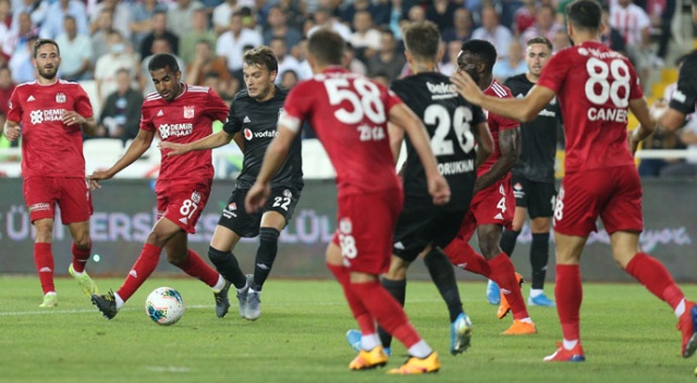 Beşiktaş, Sivas deplasmanında kayıp (Sivasspor 3-0 Beşiktaş)