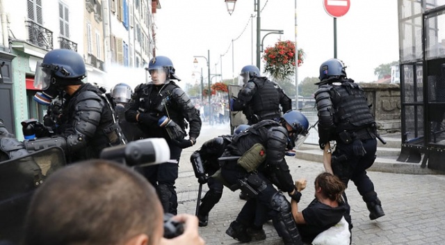 Fransa&#039;daki G7 protestolarında 68 gözaltı