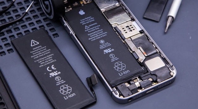 iPhone&#039;larda üçüncü parti batarya kullanımı yazılımla engellenecek