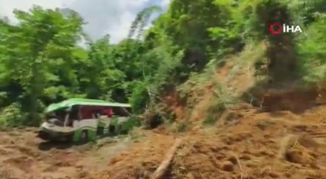 Laos&#039;ta otobüs şarampole yuvarlandı: 8 ölü, 29 yaralı