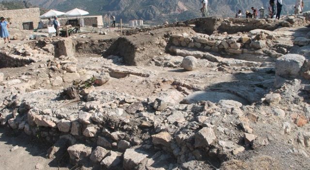 Arkeolojik kazılarda 700 yıllık cami bulundu