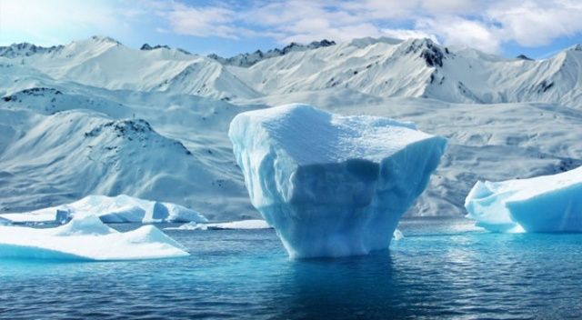 Grönland&#039;da buzul koptu: 1 ölü, 2 kayıp
