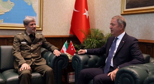 Milli Savunma Bakanı Akar, İran Savunma Bakanı ile görüştü
