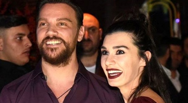 Şarkıcı Sinan Akçıl ile 20 gün önce boşandığı eşi Burcu Kıratlı barıştı