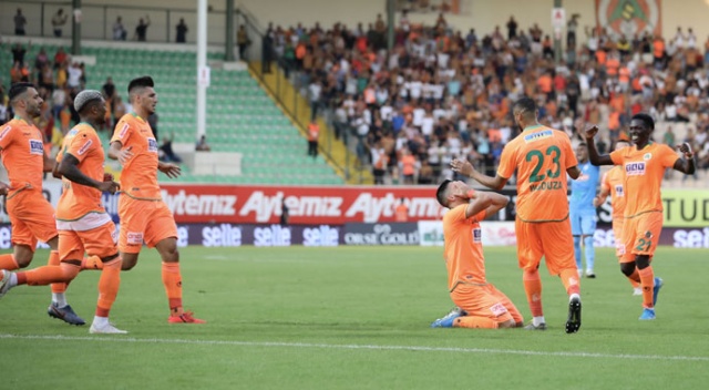 7 gollü maçta kazanan Alanyaspor