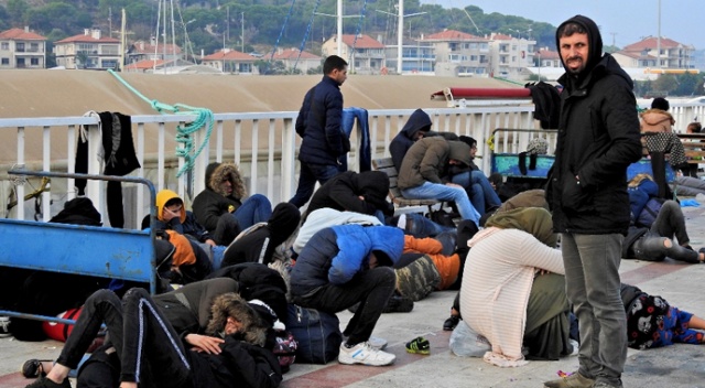 Çeşme’de 313 düzensiz göçmen yakalandı