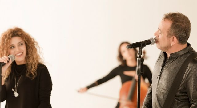 Haluk Levent ve Cinare Melikzade ‘Sen Olasın’ şarkısını kliplendirdi