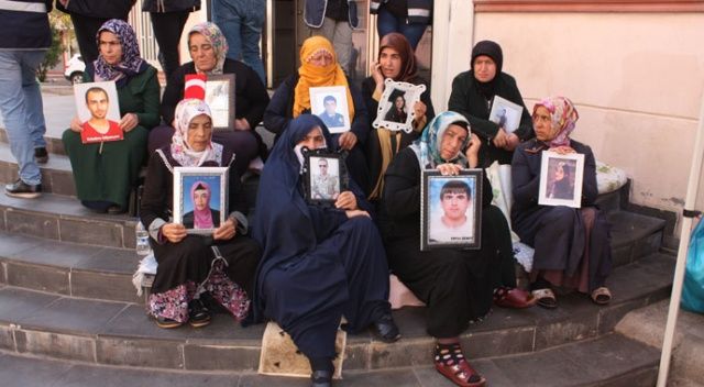 HDP önündeki ailelerin evlat nöbeti 48&#039;inci gününde