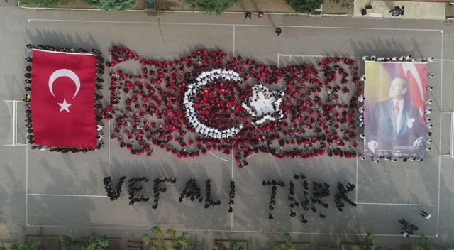 Öğrencilerden Barış Pınarı Harekatı&#039;na koreografili destek