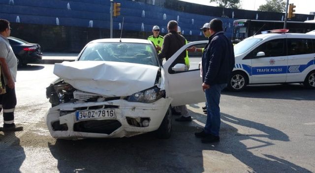 Üsküdar’da lüks araç kaza yaptı: 6 yaralı