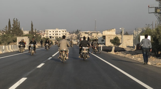 Afrin’e 10 km’lik asfalt yol