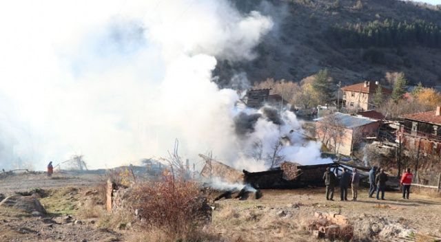 Bolu’da, 4 ev, 3 ahır ve 7 samanlık yangında kül oldu