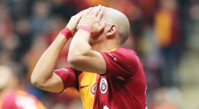 Galatasaray&#039;a bir darbe de Başakşehir vurdu