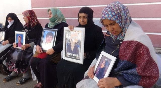 HDP önündeki ailelerin evlat nöbeti 67&#039;nci günde