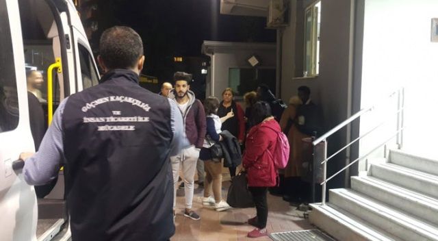 İzmir&#039;de göçmen kaçakçılığı operasyonu: 6 gözaltı