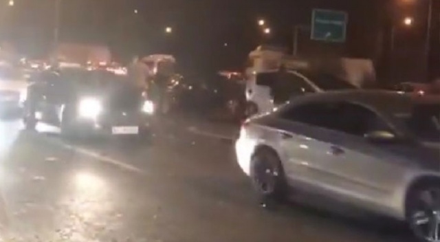 İzmir&#039;de zincirleme trafik kazası: 1 ölü
