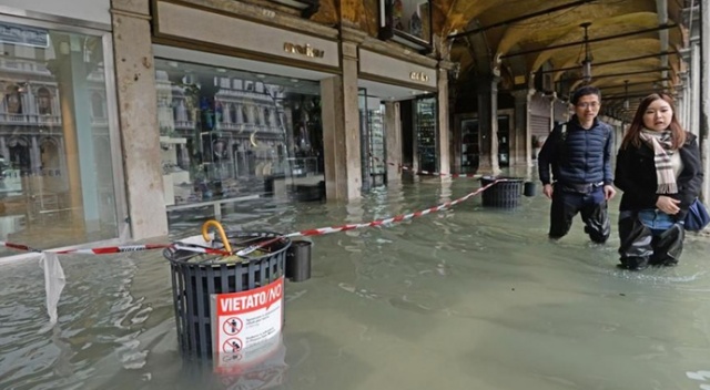 Venedik&#039;te yükselen su seviyesi 1 milyar euroya mal oldu