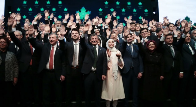 Ahmet Davutoğlu eski sistemi vadetti
