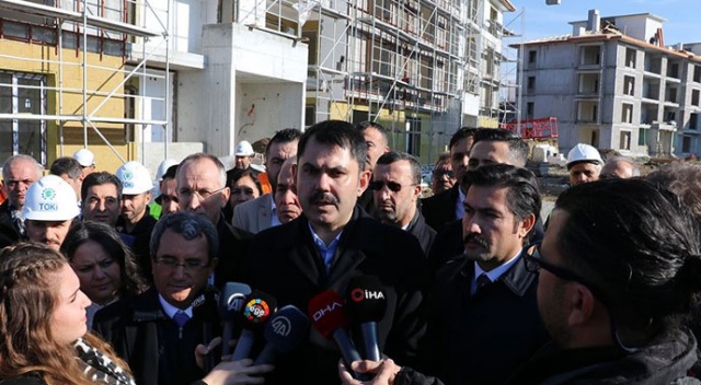 Çevre ve Şehircilik Bakanı Kurum depremzedeler için yapılan konutları inceledi