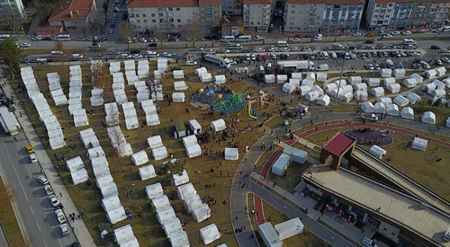 Elazığ&#039;a depremzedeler için 10 binden fazla çadır gönderildi