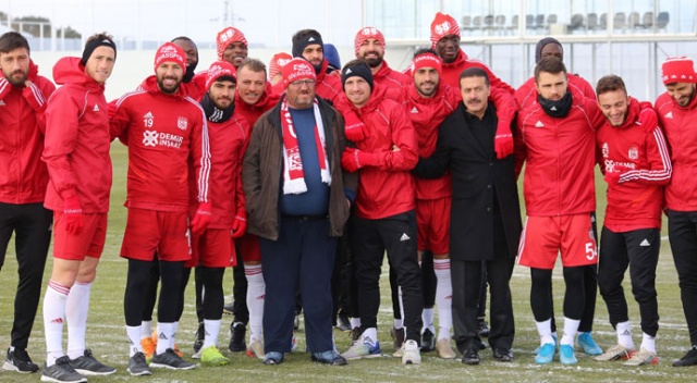 Fenomen simitçi Ahmet Yaşin, Sivasspor antrenmanında